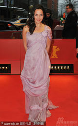 幻灯图集：电影《蜂蜜》首映 女主演Tuelin性感高贵