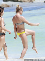 组图：迪亚兹平胸见狗仔快闪 巴里摩尔晒肥肚腩