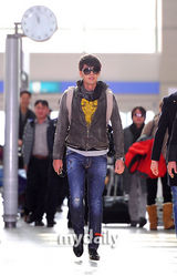 组图：玄彬林秀晶赴德参加柏林国际电影节