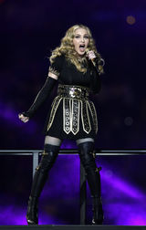 组图：麦当娜亮相超级碗 劲歌热舞火力全开