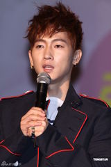 组图：张佑赫台北亲民秀舞蹈 想找90后嫩女友