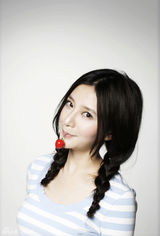 组图：熊乃瑾最新写真曝光 可爱与成熟合二为一