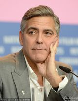 组图：《古迹卫士》克鲁尼与马特达蒙搭肩搞怪