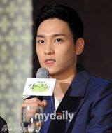 组图：郑柔美高斗心等宣传《妈妈的庭院》