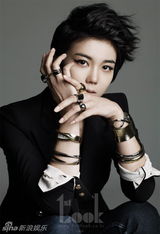组图：韩星金玉彬拍时尚写真 简洁干练展中性魅力