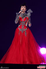 组图：江蕙劈腿挑战现代舞 阿妹买燕窝送二姐