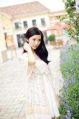 组图：毛晓彤夏日清新写真