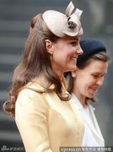 组图：威廉王子晋封王妃现身笑容甜美