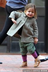 组图：杰西卡-帕克幼女当街热舞hip-hop星范儿十足