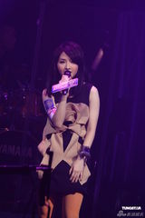 组图：林欣彤香港开音乐会 CAllStar到场任嘉宾 