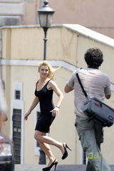 幻灯图集：林志玲和凯特-温斯莱特合拍手表广告