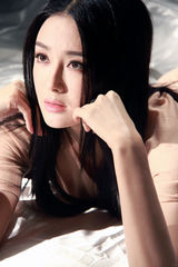 组图：秦岚转战歌坛 首支MV拒绝陆川执导