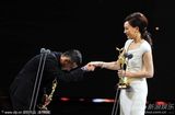 组图：文章陈数获金鹰观众喜爱男女演员奖