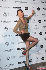 组图：昆凌支持周杰伦参加益智节目 称他很聪明