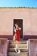 高清图：董玥欧洲拍摄夏日写真 打造甜美清新范儿