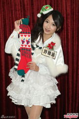 组图：许雅涵领众师妹扮性感 李组长现男人本色