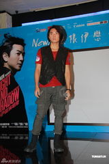 组图：郑伊健新歌发表 演唱会反应佳宣布加场