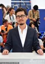 高清组图：《黄海》发布会 河正宇收获导演香吻