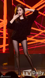 组图：SHINee打榜夺冠画花脸 朴志胤AOA性感　