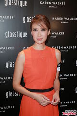 组图：谢婷婷否认当众发怒 与男友有良好沟通