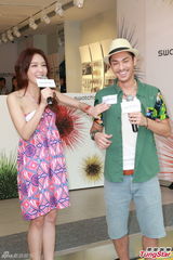 组图：官恩娜险露裙底风光 赞关楚耀胸肌结实