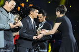 组图：吴奇隆黄渤钟汉良韩庚获年度男神
