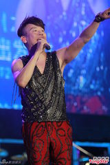 组图：陶喆个唱致敬梅艳芳 两人曾因音乐结缘