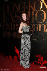 组图：温碧霞笑谈绯闻 感谢丈夫百分百信任