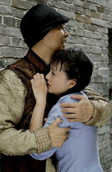 组图：《最后一枪》保剑锋戴娇倩演中国史密斯夫妇