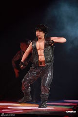 组图：福禄寿开唱大牌嘉宾云集 薛家燕上演校服诱惑