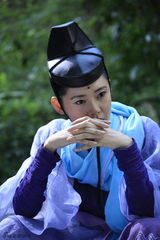 组图：秋瓷炫《舞乐传奇》变飞贼美艳逼人