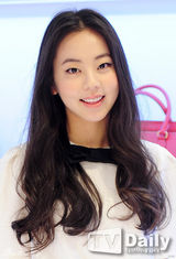 组图：Wonder Girls昭熙俏皮短裤秀美腿