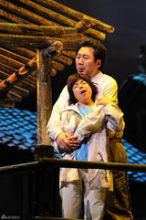 组图：歌剧《山村女教师》再度归来 教师节温情上演