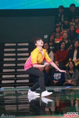 组图：黄浩然再添一子 黎耀祥录游戏节目