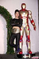 组图：吴建豪亮相宣传新专辑 否认秘婚传闻