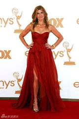 组图：第63届艾美奖红毯女星斗艳之红色礼服篇