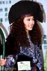 高清图：《翡翠明珠》首映 阿Sa(蔡卓妍)走出离婚阴霾