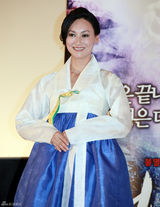 高清组图：新《倩女幽魂》韩国首映 刘亦菲穿韩服