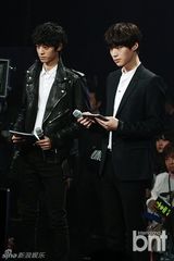 组图：昭宥郑基高打榜夺冠 《星星》允才任主持