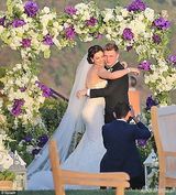 组图：34岁后街男孩卡特与未婚妻完婚 现场拥吻