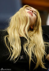 幻灯图集：林赛-罗韩被判90天监禁 当庭崩溃痛哭