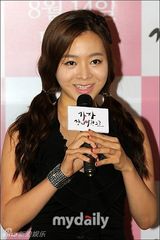 组图：韩情色片《蔷薇旅店》发布 女星深V爆乳