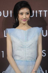 组图：范冰冰巩俐吴奇隆等出席上海时装秀