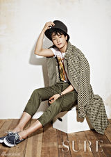 组图：韩星林周焕拍写真 四风格演绎休闲时尚