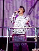 组图：陈奕迅巡回与歌迷狂欢 反口再唱《浮夸》