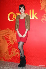 组图：阮经天携百位模特大团拜 林志玲隋棠等缺席