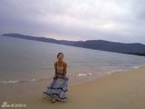 幻灯图：李菲儿海边素颜写真 娇美可人身姿曼妙