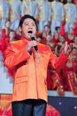 高清组图：双拥晚会 群星合唱《无限春光又一年》