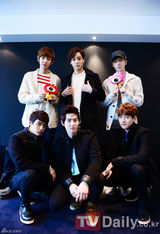 高清组图：独家对话韩国超人气新生男团EXO-K