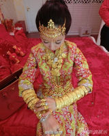 组图：网传泉州新娘嫁妆闪瞎双眼 金手臂是标配